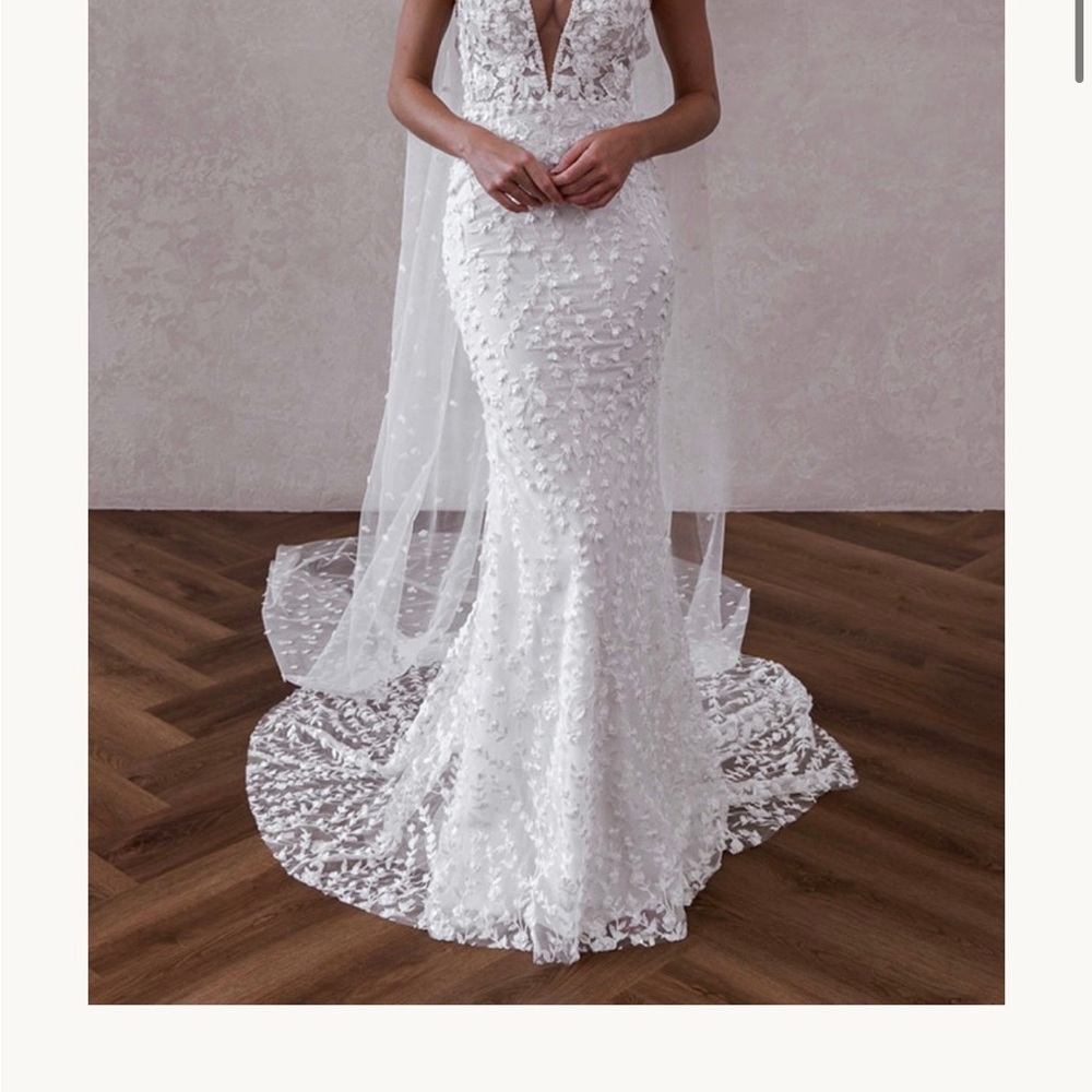 Elliot White Lace Wedding Dress